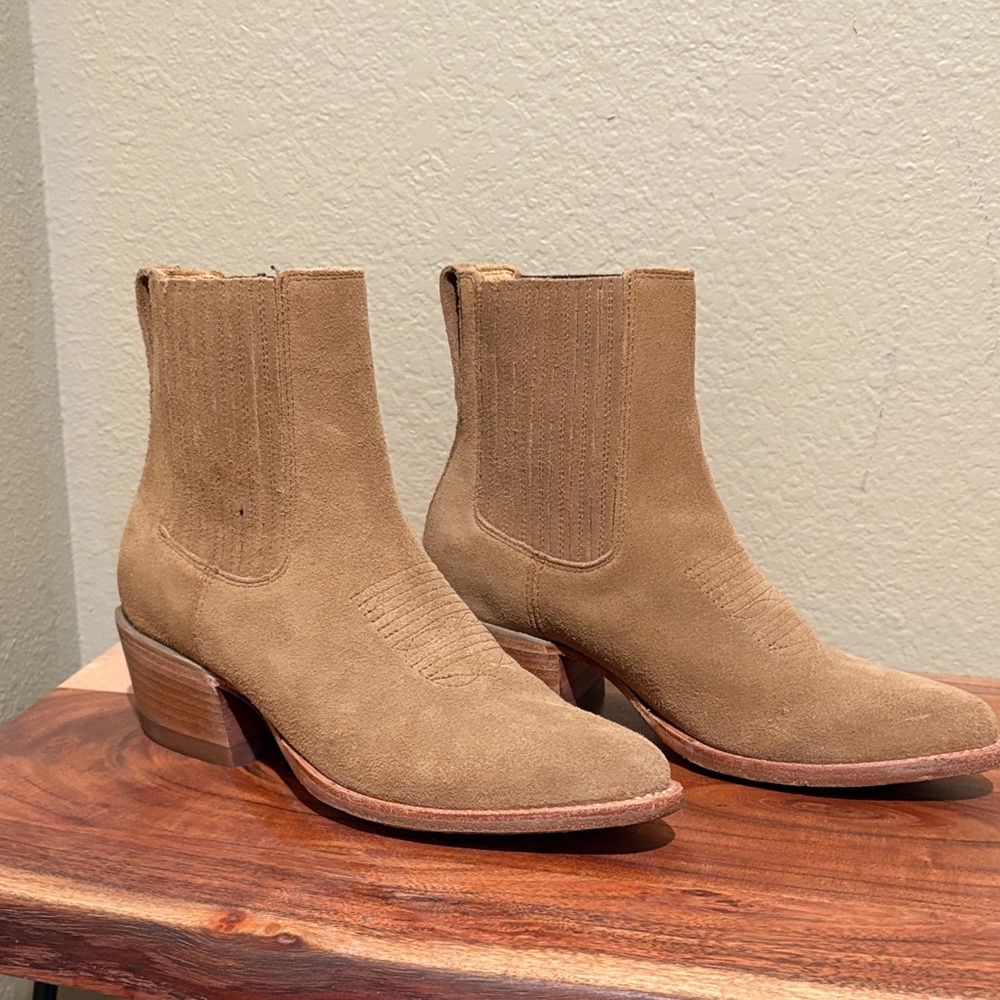 Tecovas Women’s Tan Suede Chelsea Western Boots
